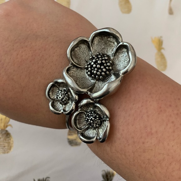 hinge bangle - Picture 1 of 4